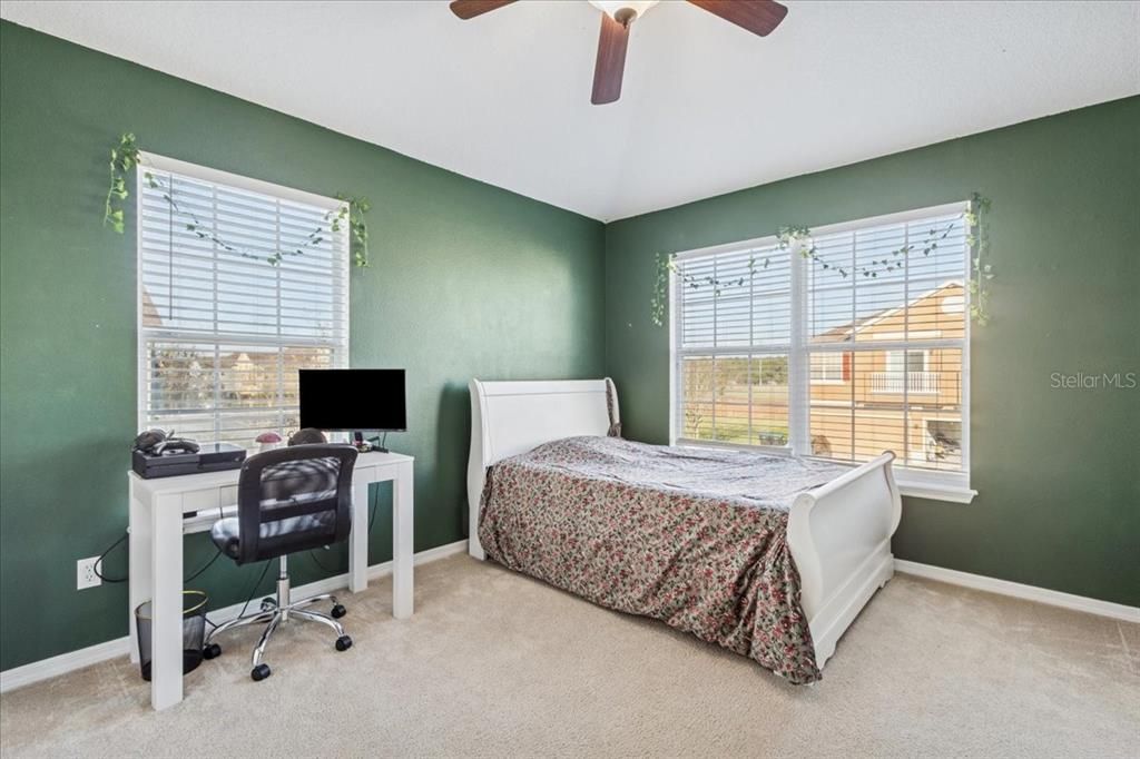 For Sale: $310,000 (2 beds, 2 baths, 1276 Square Feet)