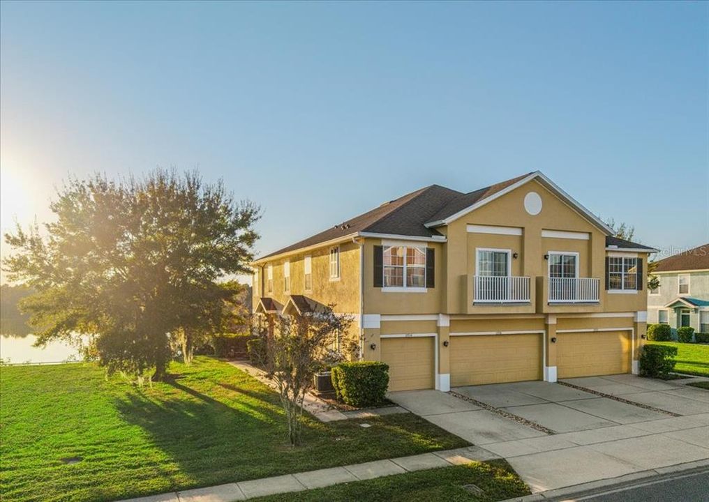 For Sale: $310,000 (2 beds, 2 baths, 1276 Square Feet)