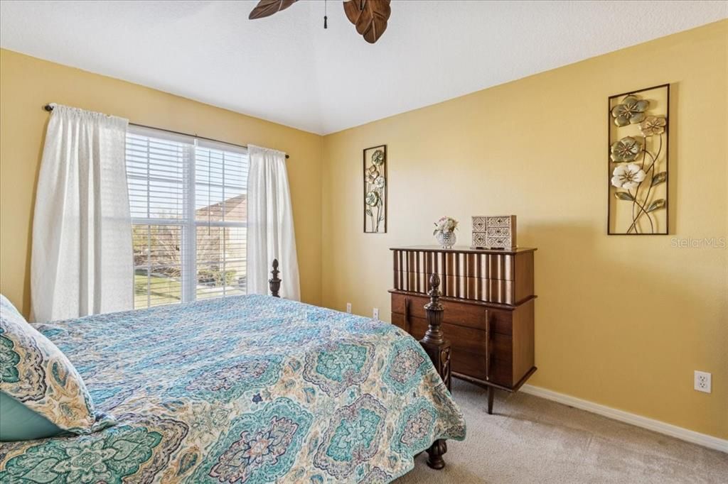 For Sale: $310,000 (2 beds, 2 baths, 1276 Square Feet)