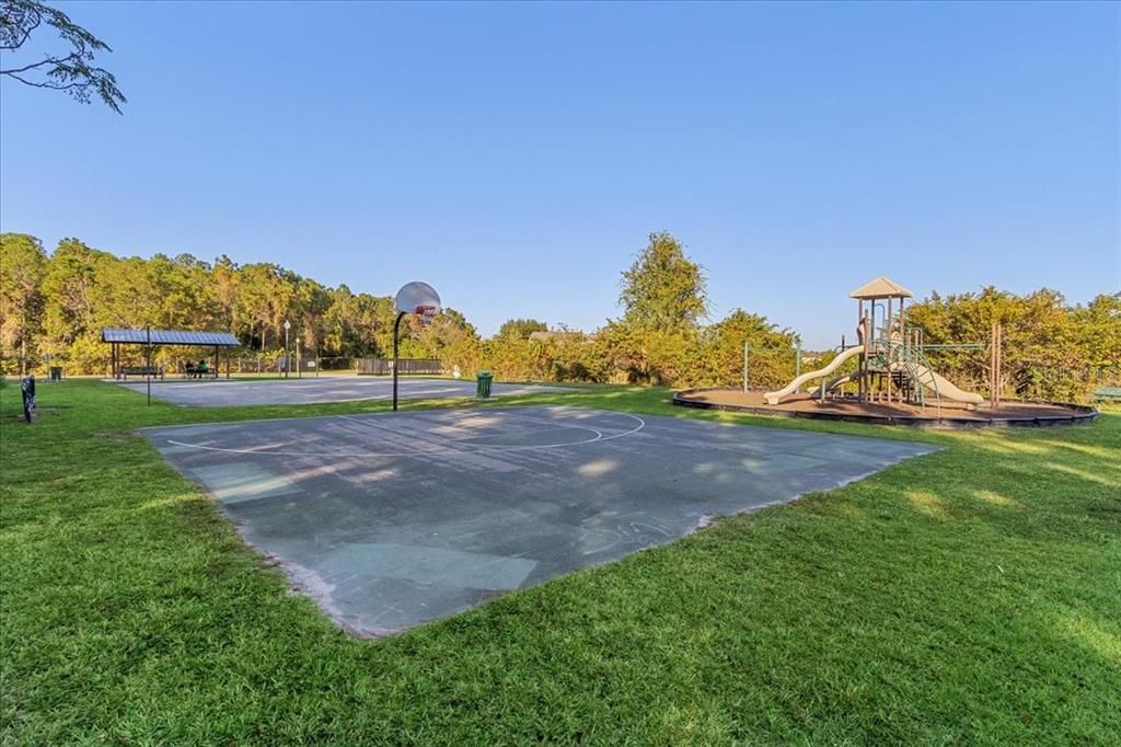 For Sale: $310,000 (2 beds, 2 baths, 1276 Square Feet)