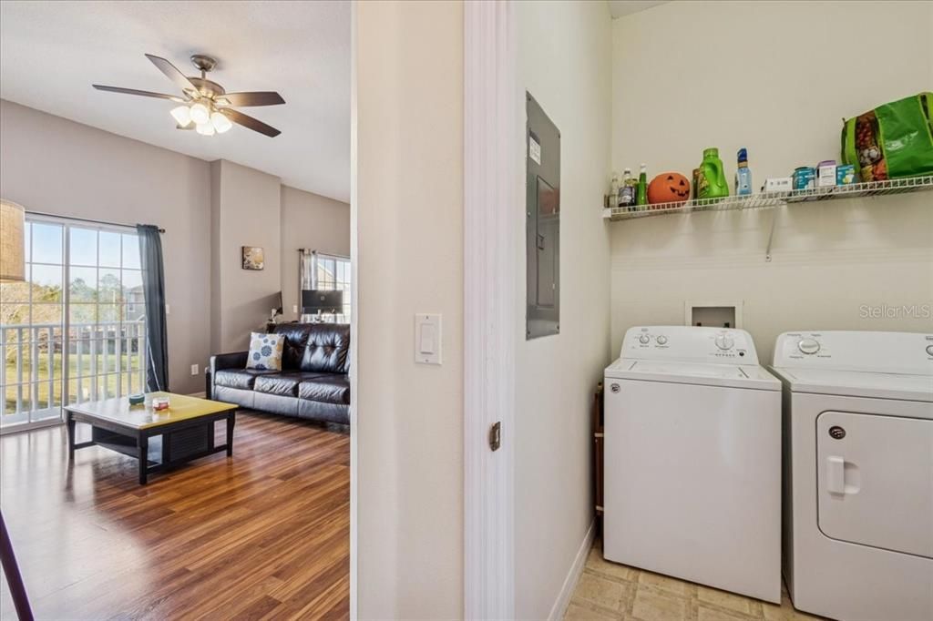 For Sale: $310,000 (2 beds, 2 baths, 1276 Square Feet)