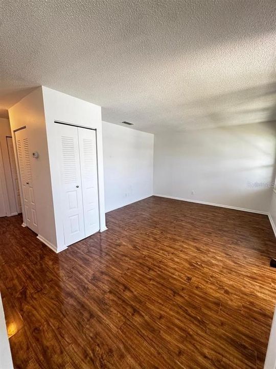 На продажу: $119,000 (2 спален, 1 ванн, 784 Квадратных фут)