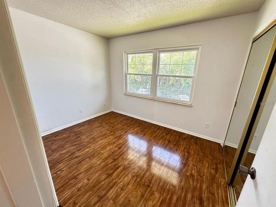 На продажу: $119,000 (2 спален, 1 ванн, 784 Квадратных фут)