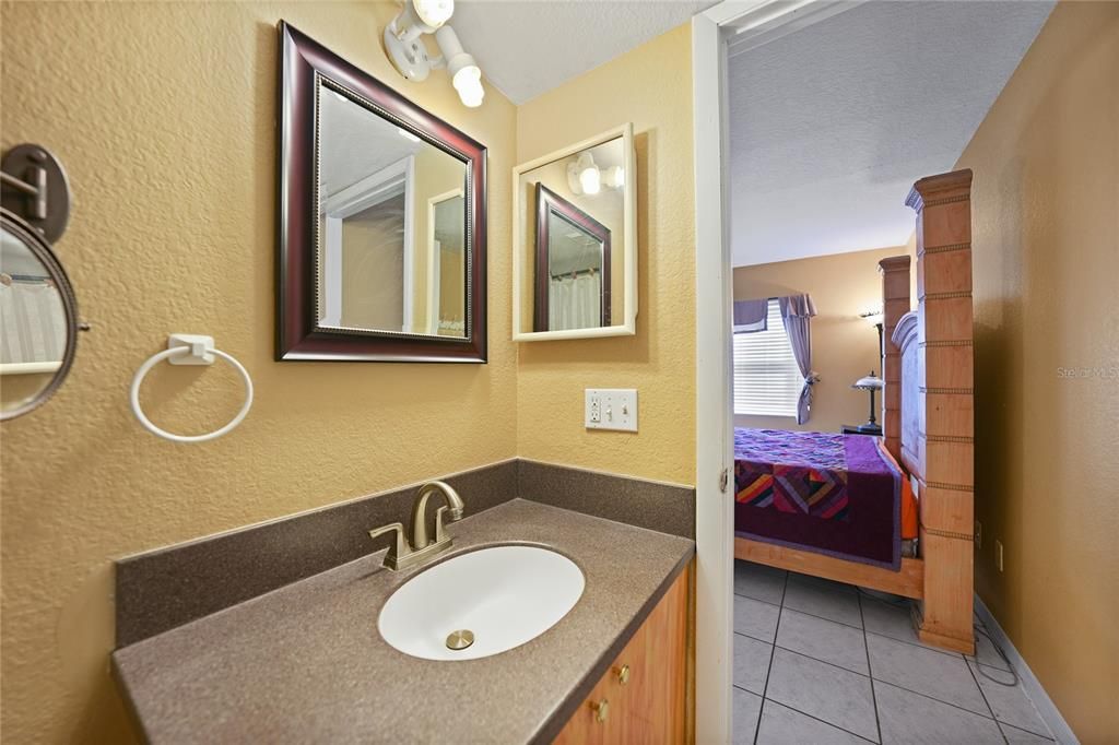 待售: $145,000 (2 贝兹, 2 浴室, 860 平方英尺)