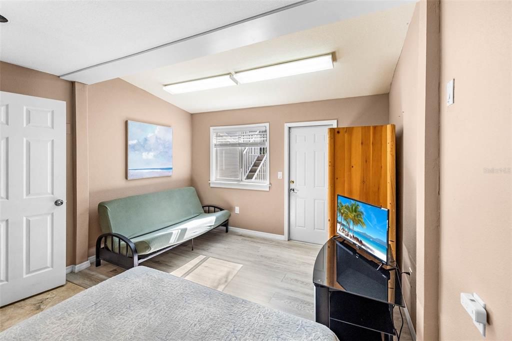 For Sale: $1,200,000 (3 beds, 2 baths, 1545 Square Feet)