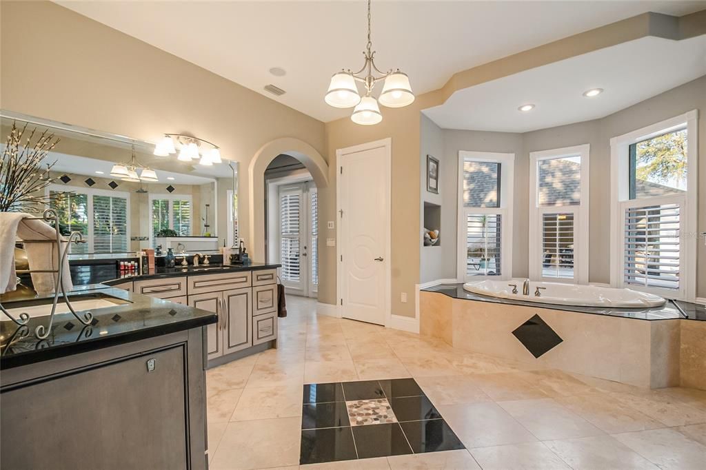 En Venta: $1,199,900 (5 camas, 5 baños, 4981 Pies cuadrados)