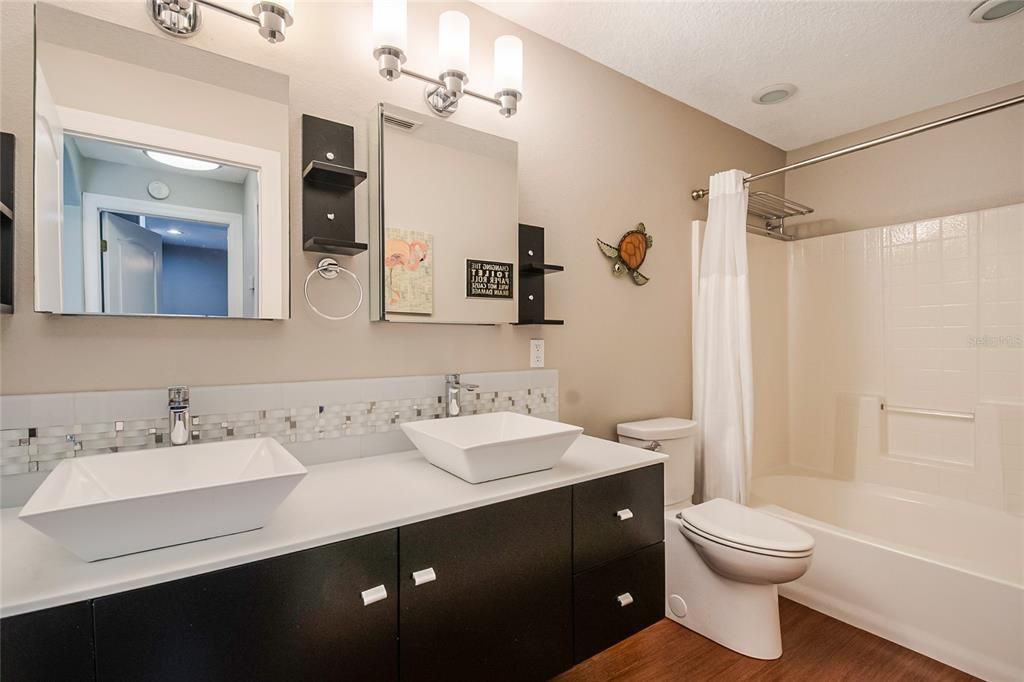 En Venta: $1,199,900 (5 camas, 5 baños, 4981 Pies cuadrados)