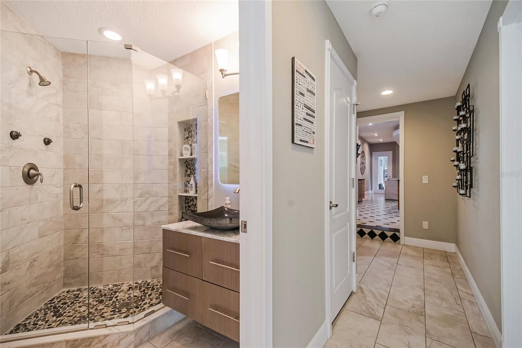 En Venta: $1,199,900 (5 camas, 5 baños, 4981 Pies cuadrados)