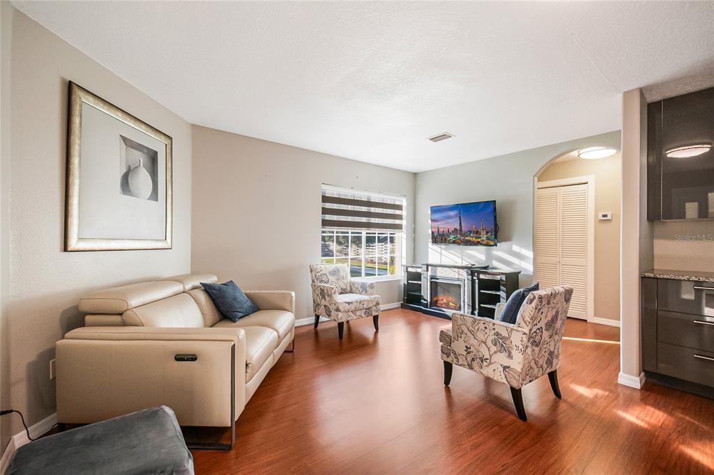 En Venta: $1,199,900 (5 camas, 5 baños, 4981 Pies cuadrados)