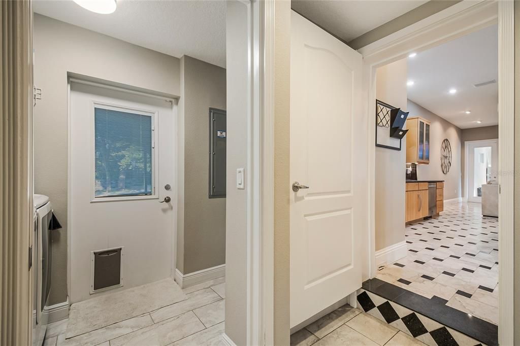 En Venta: $1,199,900 (5 camas, 5 baños, 4981 Pies cuadrados)