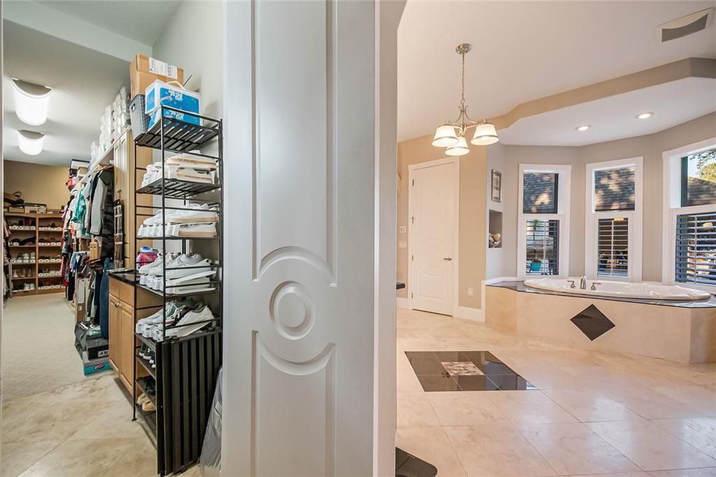 En Venta: $1,199,900 (5 camas, 5 baños, 4981 Pies cuadrados)