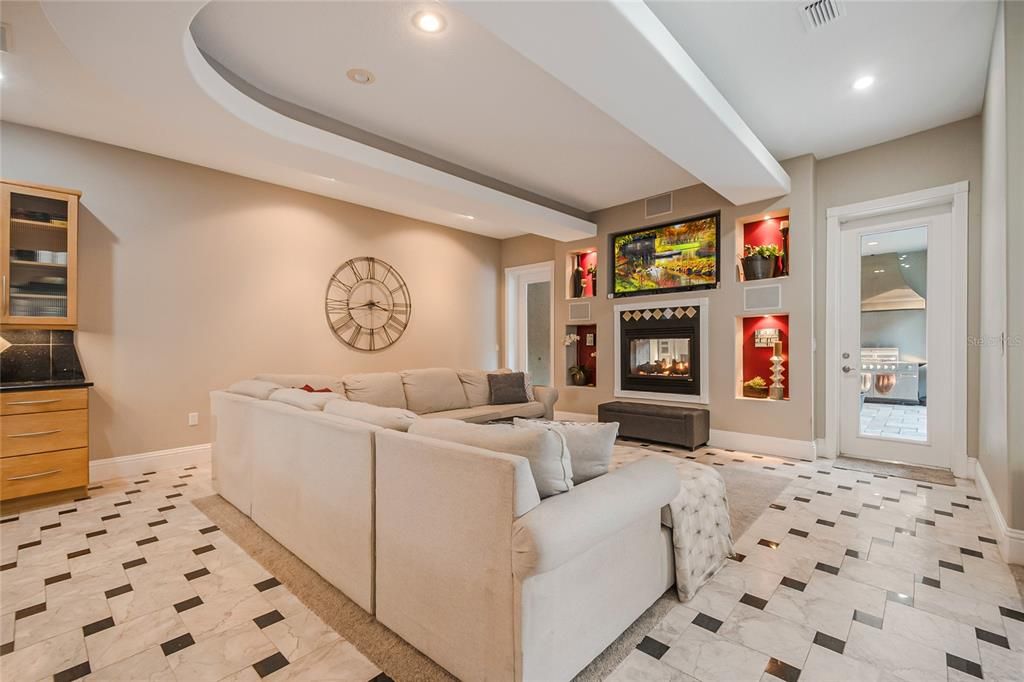 En Venta: $1,199,900 (5 camas, 5 baños, 4981 Pies cuadrados)