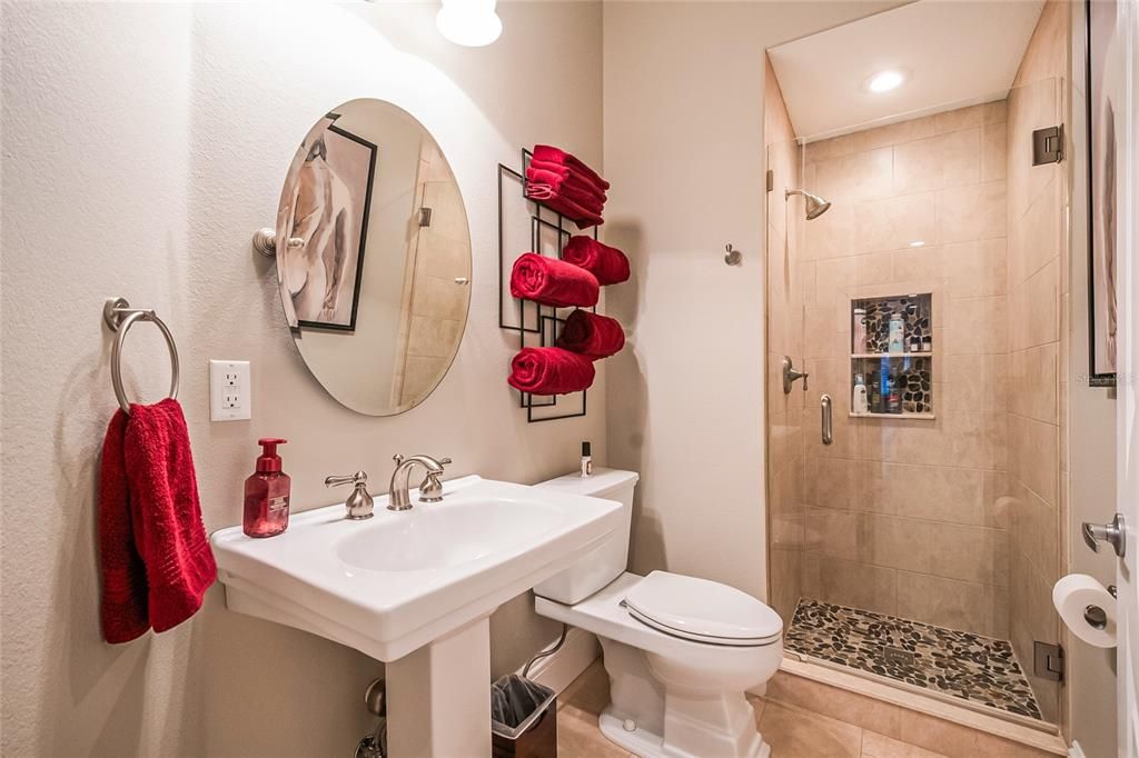 En Venta: $1,199,900 (5 camas, 5 baños, 4981 Pies cuadrados)