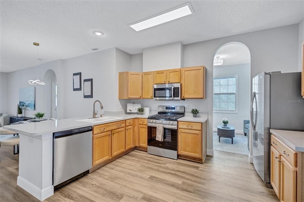 待售: $469,000 (4 贝兹, 2 浴室, 1825 平方英尺)