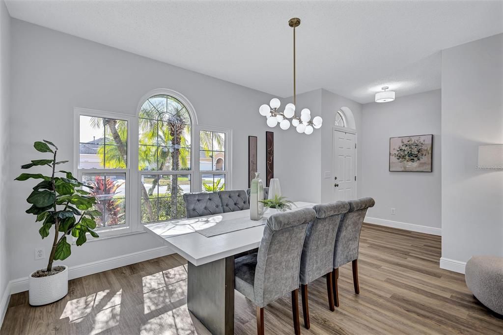 待售: $469,000 (4 贝兹, 2 浴室, 1825 平方英尺)