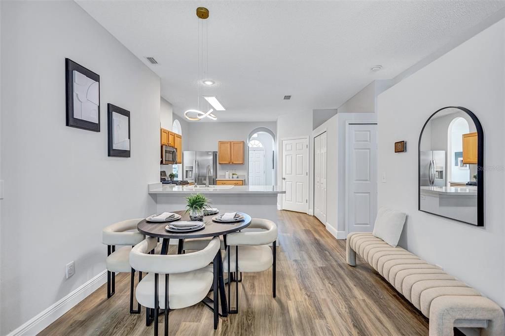 待售: $469,000 (4 贝兹, 2 浴室, 1825 平方英尺)