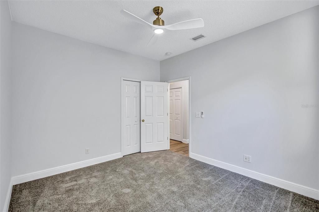 待售: $469,000 (4 贝兹, 2 浴室, 1825 平方英尺)