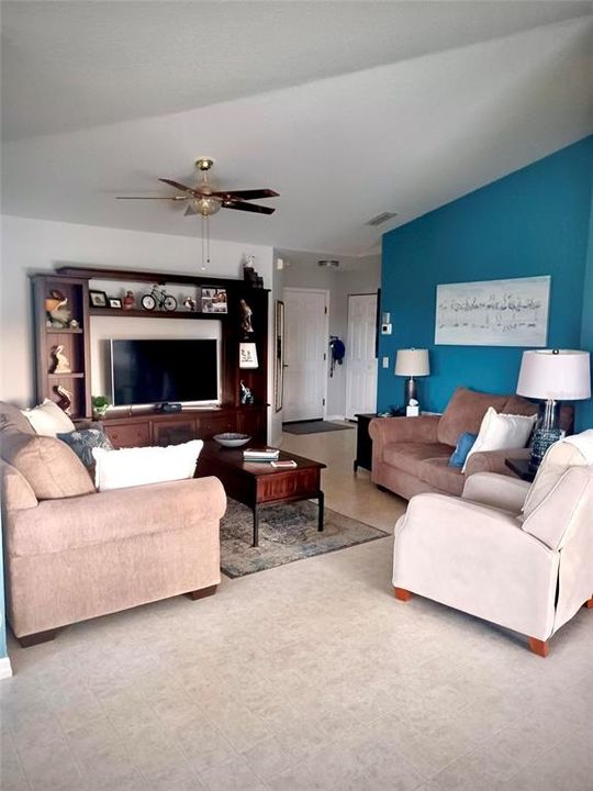 En Venta: $210,000 (2 camas, 2 baños, 1168 Pies cuadrados)