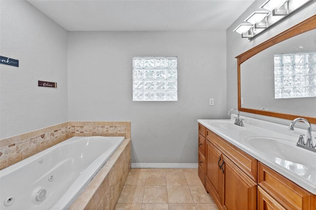 For Sale: $648,000 (4 beds, 3 baths, 2112 Square Feet)