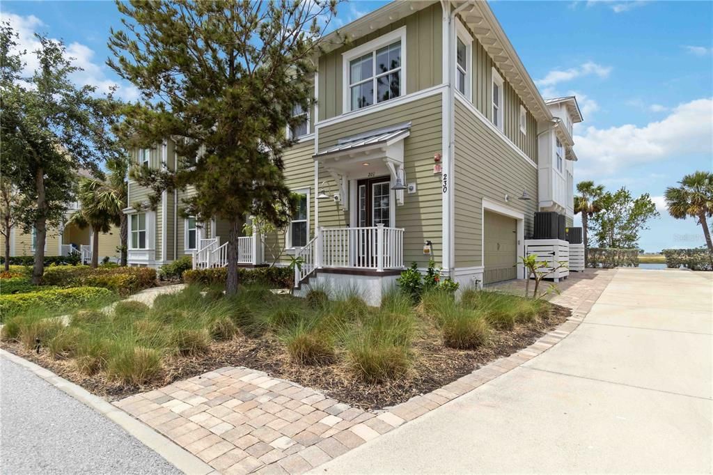 En Venta: $894,000 (2 camas, 2 baños, 2167 Pies cuadrados)