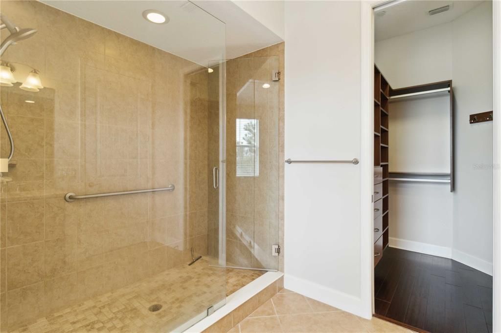 En Venta: $894,000 (2 camas, 2 baños, 2167 Pies cuadrados)