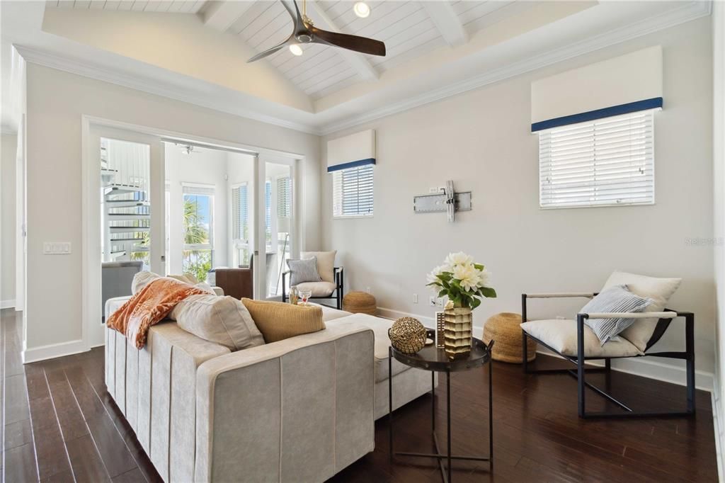 En Venta: $894,000 (2 camas, 2 baños, 2167 Pies cuadrados)