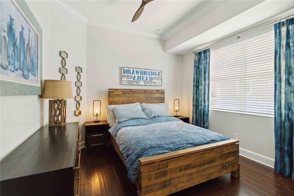 En Venta: $894,000 (2 camas, 2 baños, 2167 Pies cuadrados)