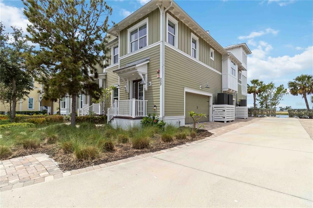 En Venta: $894,000 (2 camas, 2 baños, 2167 Pies cuadrados)