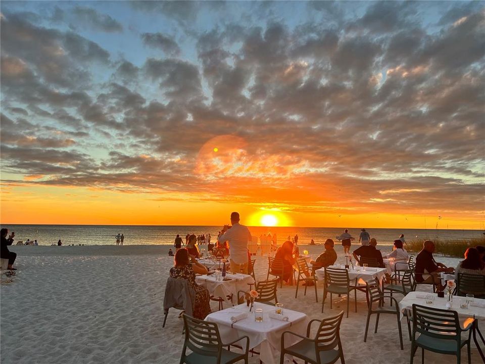 En Venta: $3,150,000 (4 camas, 3 baños, 2701 Pies cuadrados)