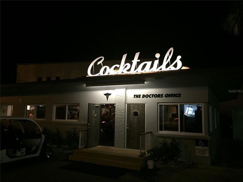 En Venta: $3,150,000 (4 camas, 3 baños, 2701 Pies cuadrados)