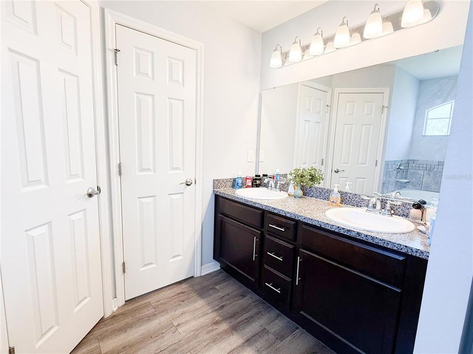 待售: $324,990 (4 贝兹, 2 浴室, 1689 平方英尺)