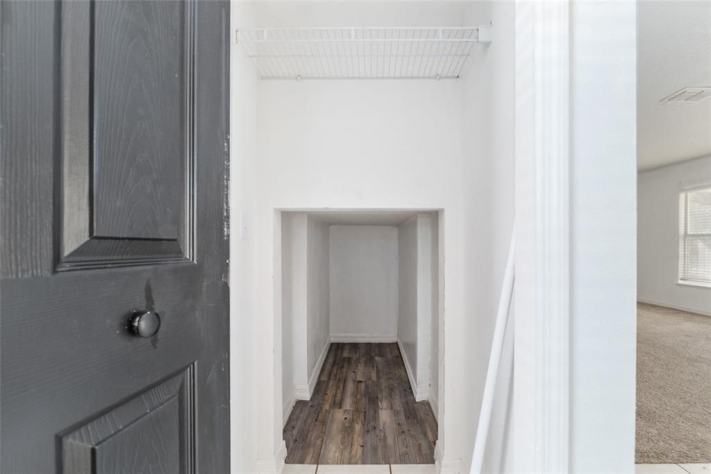 Под контрактом: $350,000 (5 спален, 2 ванн, 2906 Квадратных фут)