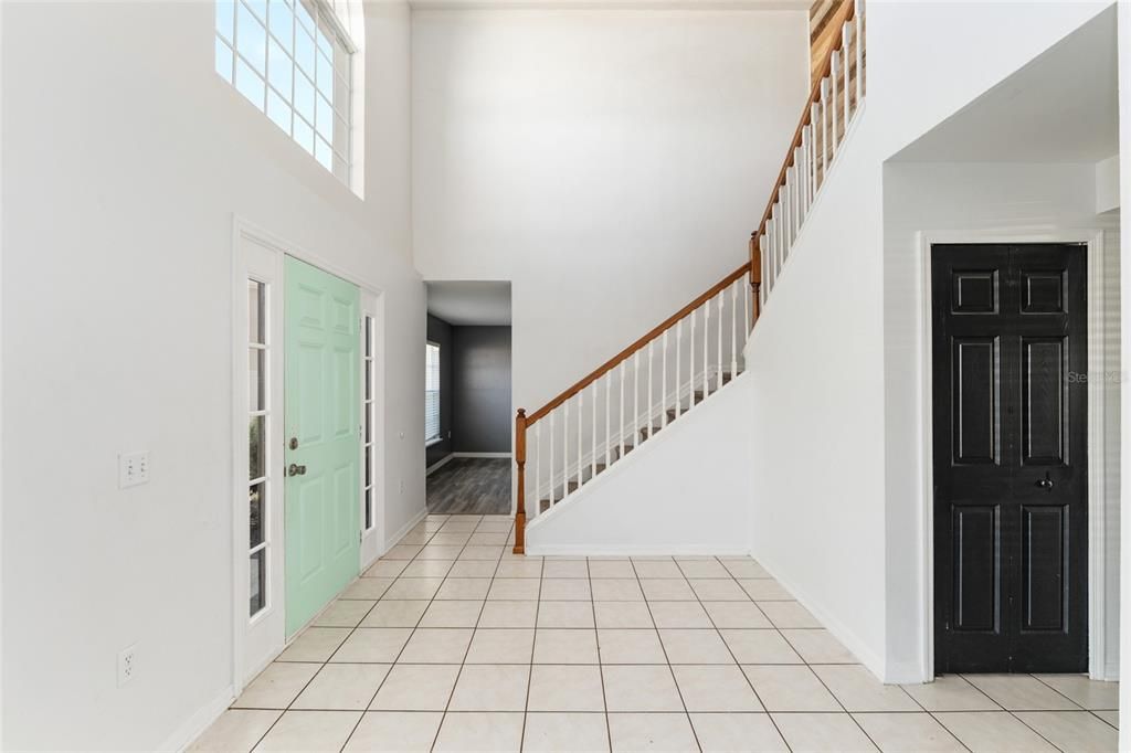 Под контрактом: $350,000 (5 спален, 2 ванн, 2906 Квадратных фут)