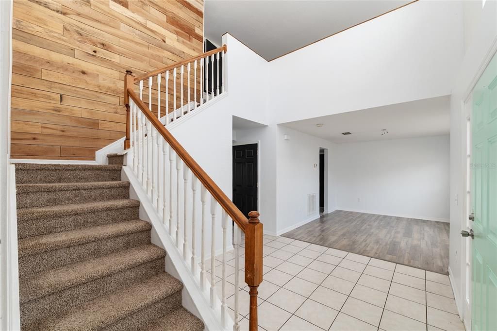 Под контрактом: $350,000 (5 спален, 2 ванн, 2906 Квадратных фут)