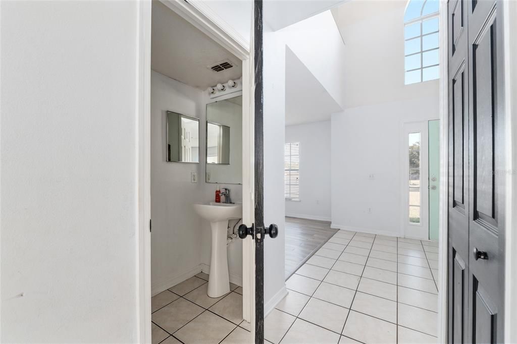 Под контрактом: $350,000 (5 спален, 2 ванн, 2906 Квадратных фут)