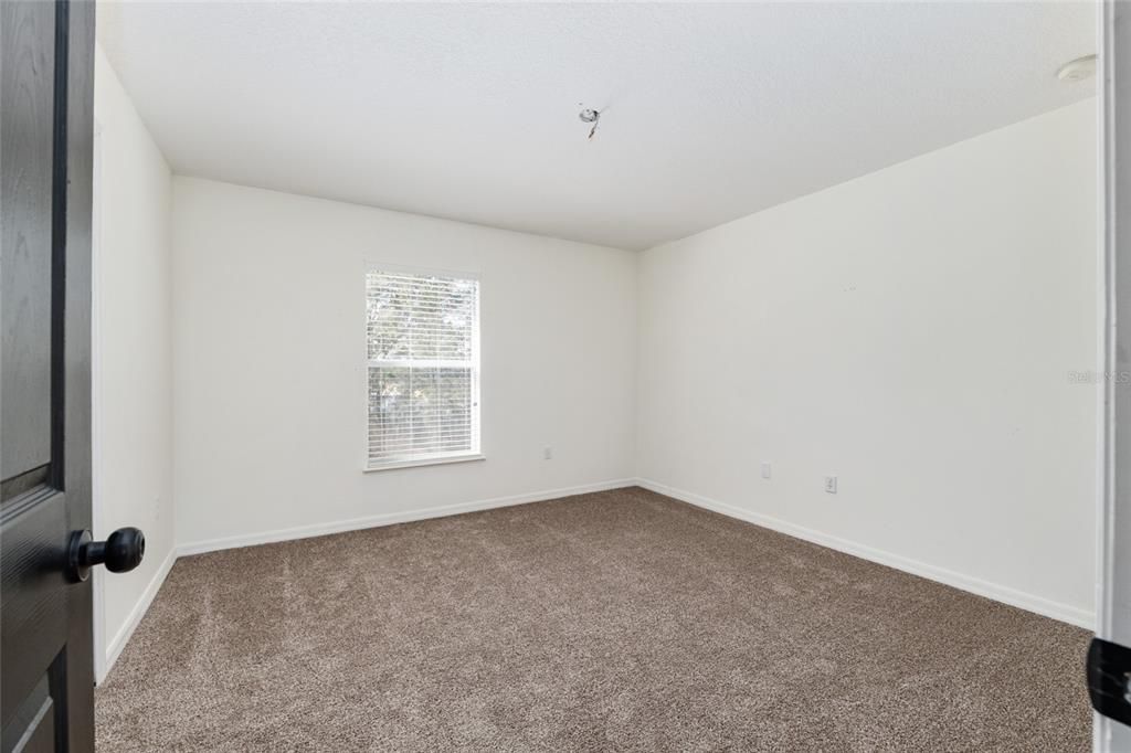 Под контрактом: $350,000 (5 спален, 2 ванн, 2906 Квадратных фут)