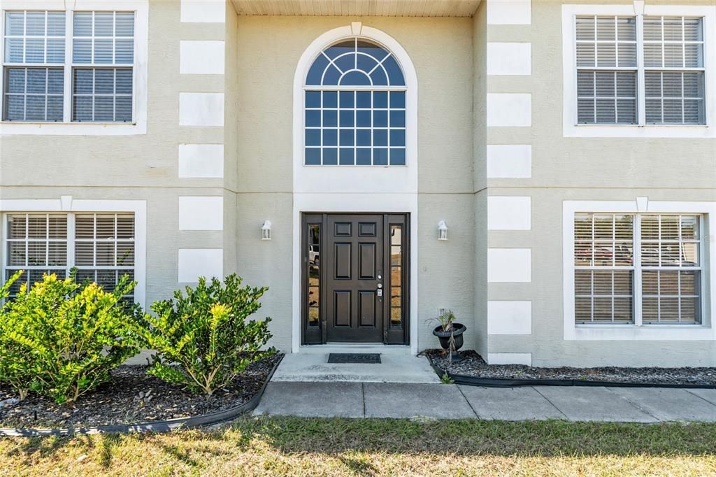 Под контрактом: $350,000 (5 спален, 2 ванн, 2906 Квадратных фут)