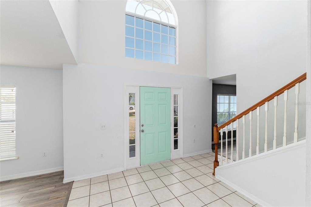 Под контрактом: $350,000 (5 спален, 2 ванн, 2906 Квадратных фут)