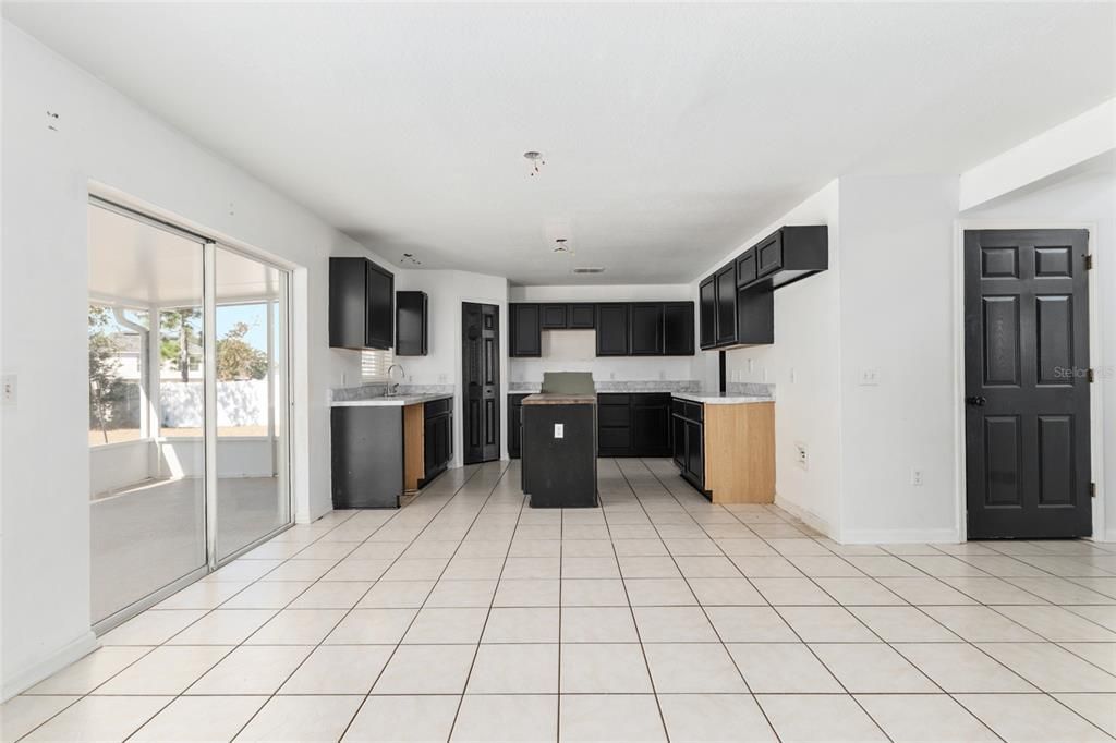 Под контрактом: $350,000 (5 спален, 2 ванн, 2906 Квадратных фут)