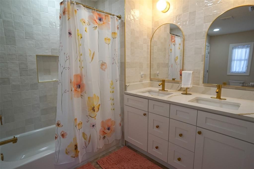 For Rent: $8,000 (3 beds, 3 baths, 2056 Square Feet)