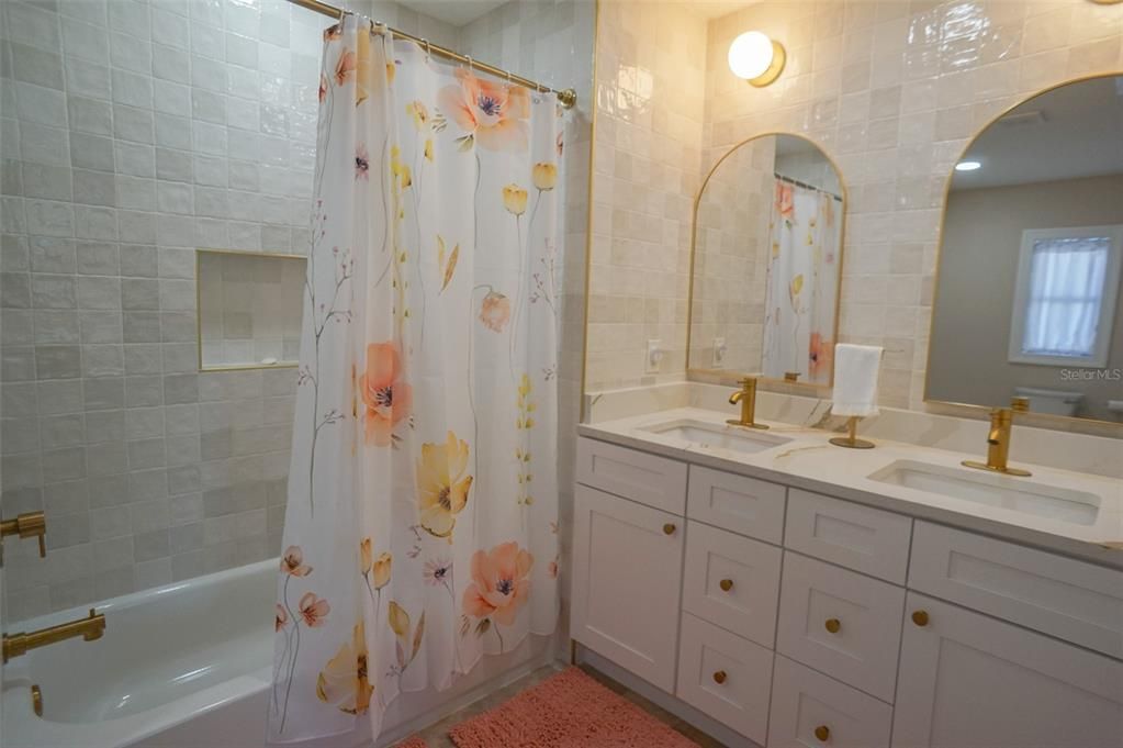 For Rent: $8,000 (3 beds, 3 baths, 2056 Square Feet)