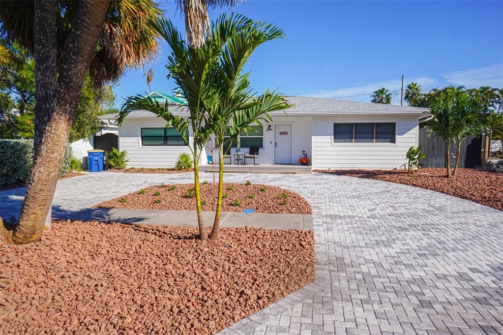 В аренду: $8,000 (3 спален, 3 ванн, 2056 Квадратных фут)