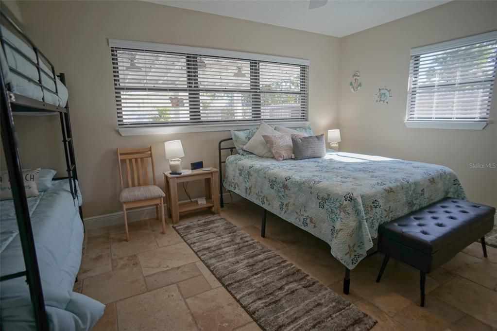 В аренду: $8,000 (3 спален, 3 ванн, 2056 Квадратных фут)