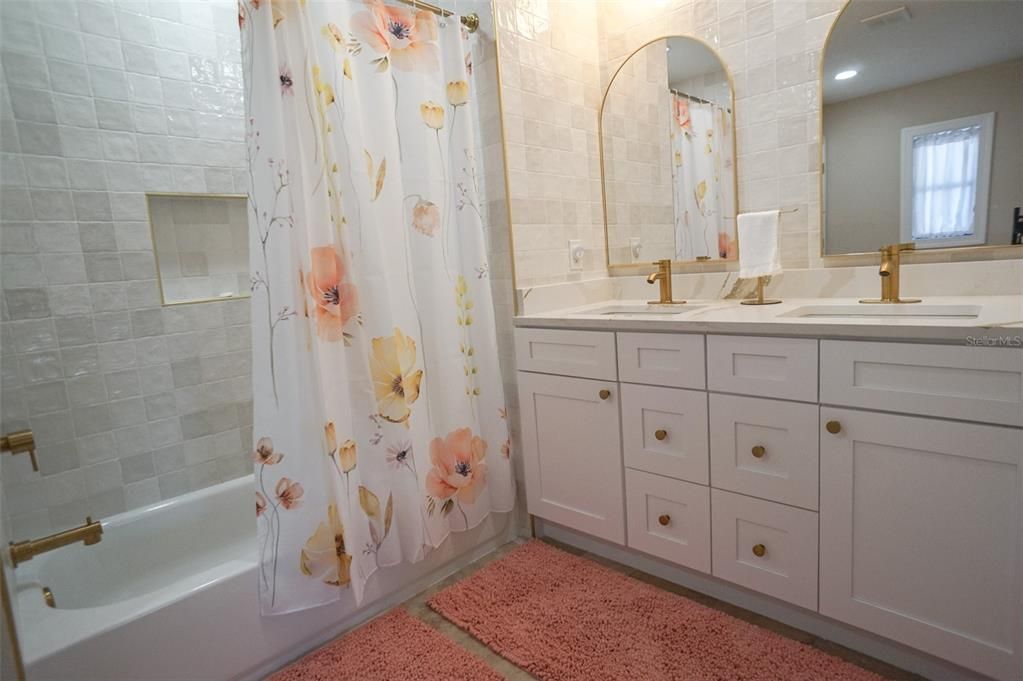 For Rent: $8,000 (3 beds, 3 baths, 2056 Square Feet)