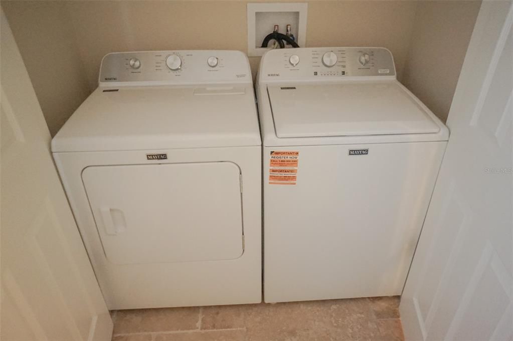 В аренду: $8,000 (3 спален, 3 ванн, 2056 Квадратных фут)