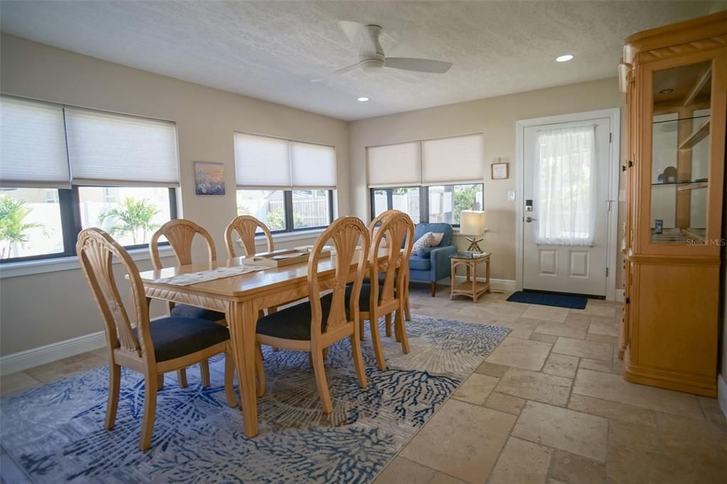 For Rent: $8,000 (3 beds, 3 baths, 2056 Square Feet)