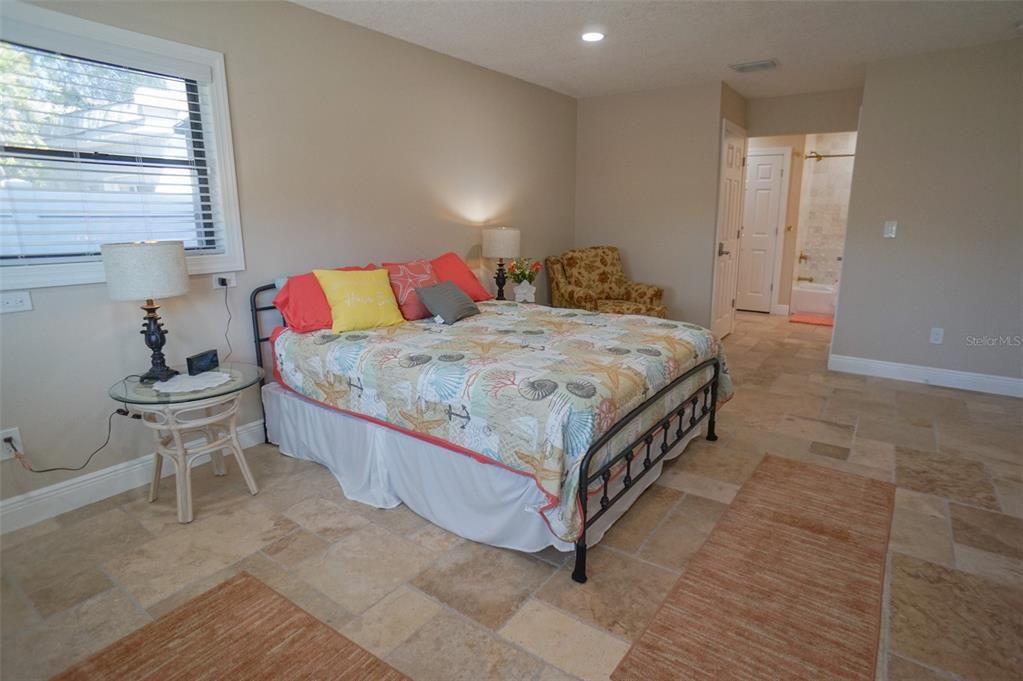 For Rent: $8,000 (3 beds, 3 baths, 2056 Square Feet)