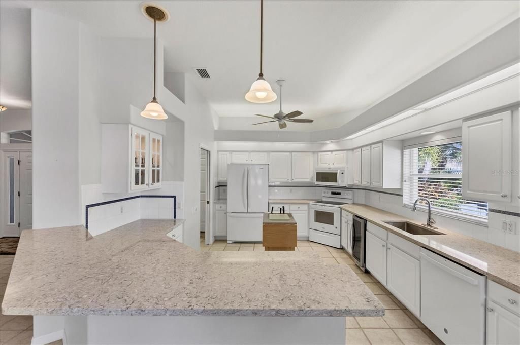 待售: $519,000 (3 贝兹, 2 浴室, 1983 平方英尺)