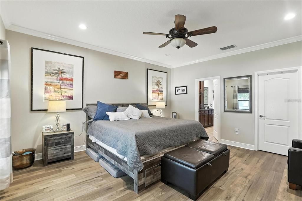 На продажу: $895,000 (5 спален, 3 ванн, 3620 Квадратных фут)