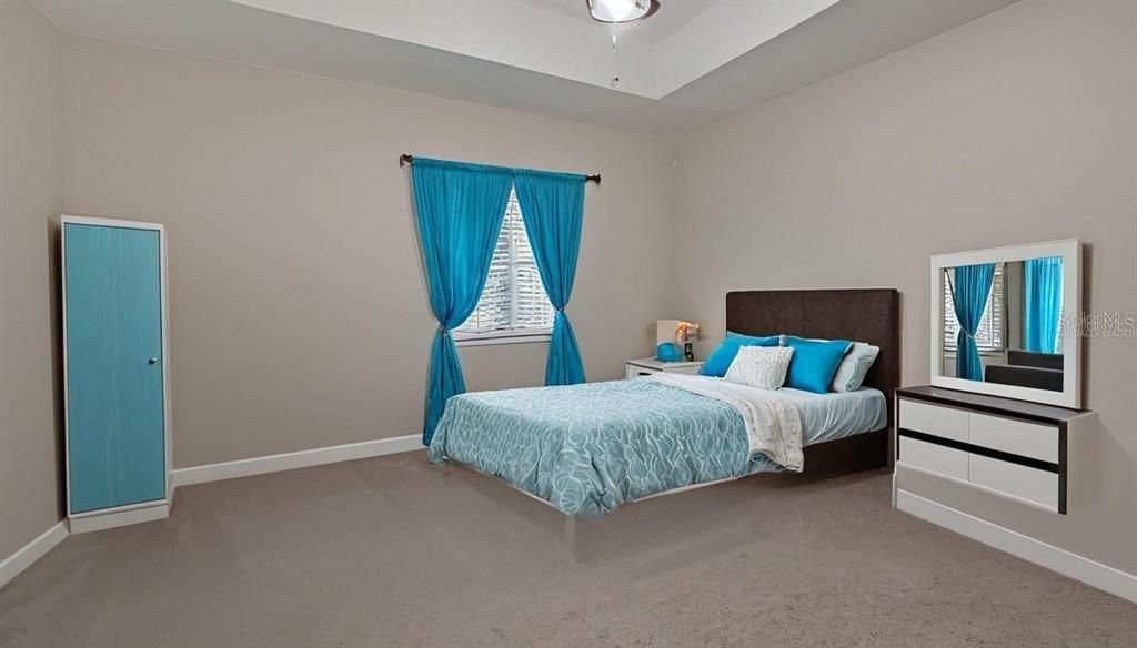 На продажу: $895,000 (5 спален, 3 ванн, 3620 Квадратных фут)